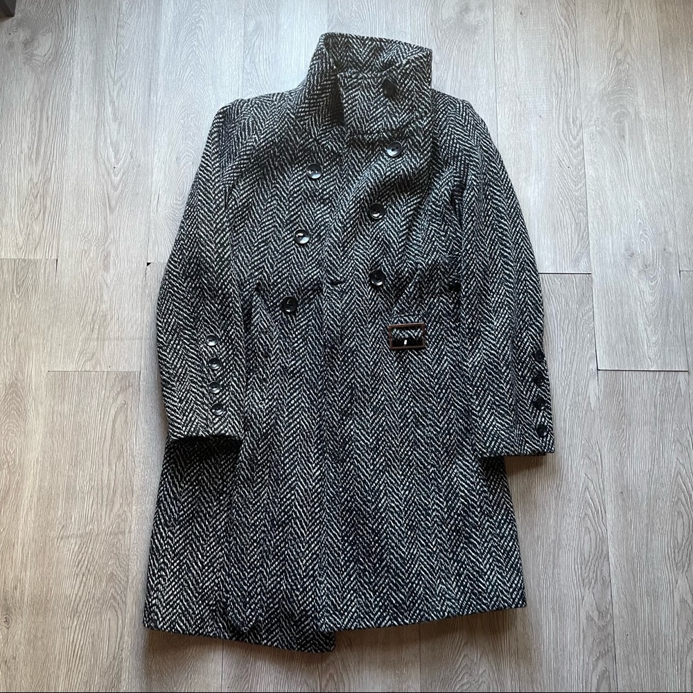 Black rivet coat size L